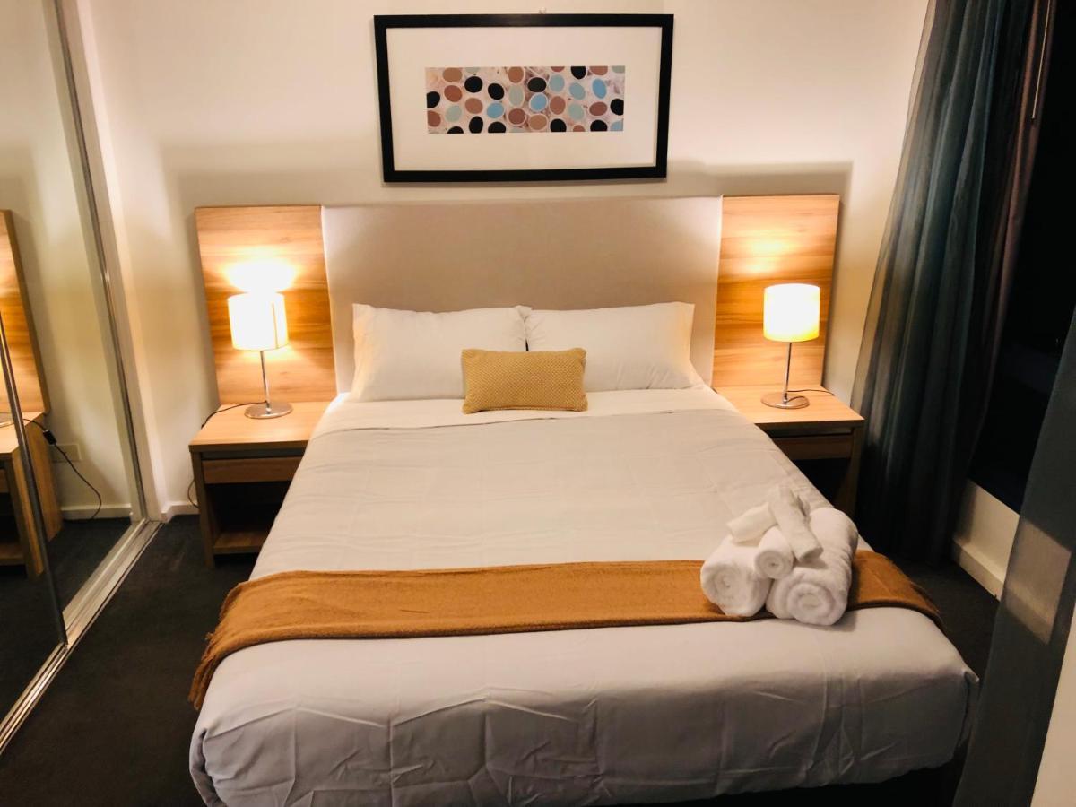Stunning 3 Bdrms 105Sqm Modern Apt In Melbourne Southbank Free Parking Gym Indoor Heated Pool Apartment — Photos 3
